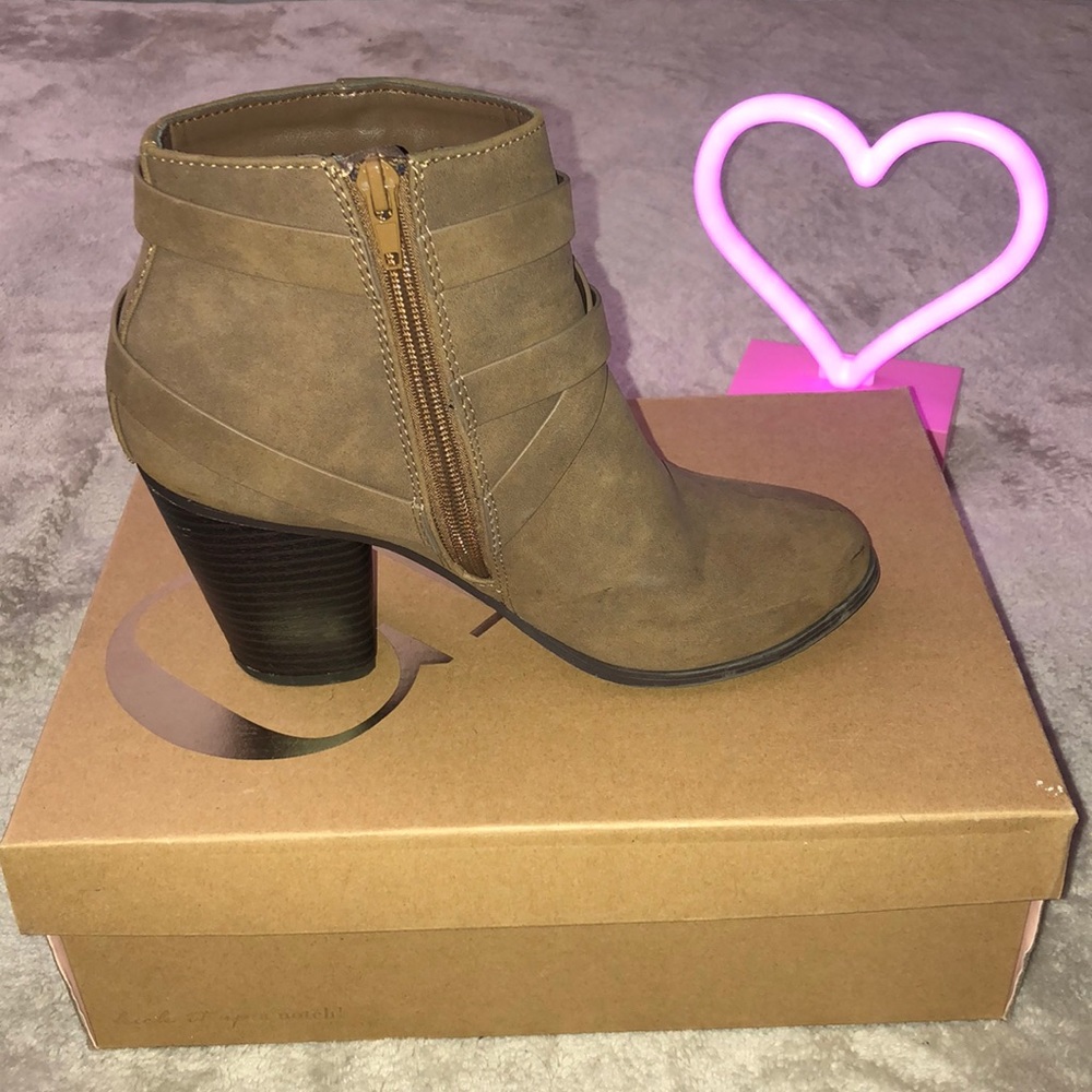 Booties - Picture 3 of 3